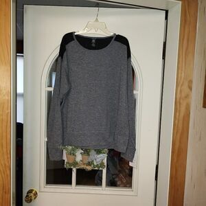 New Champion Duo Dry Black Gray Long Sleeved Top Size Women's XL